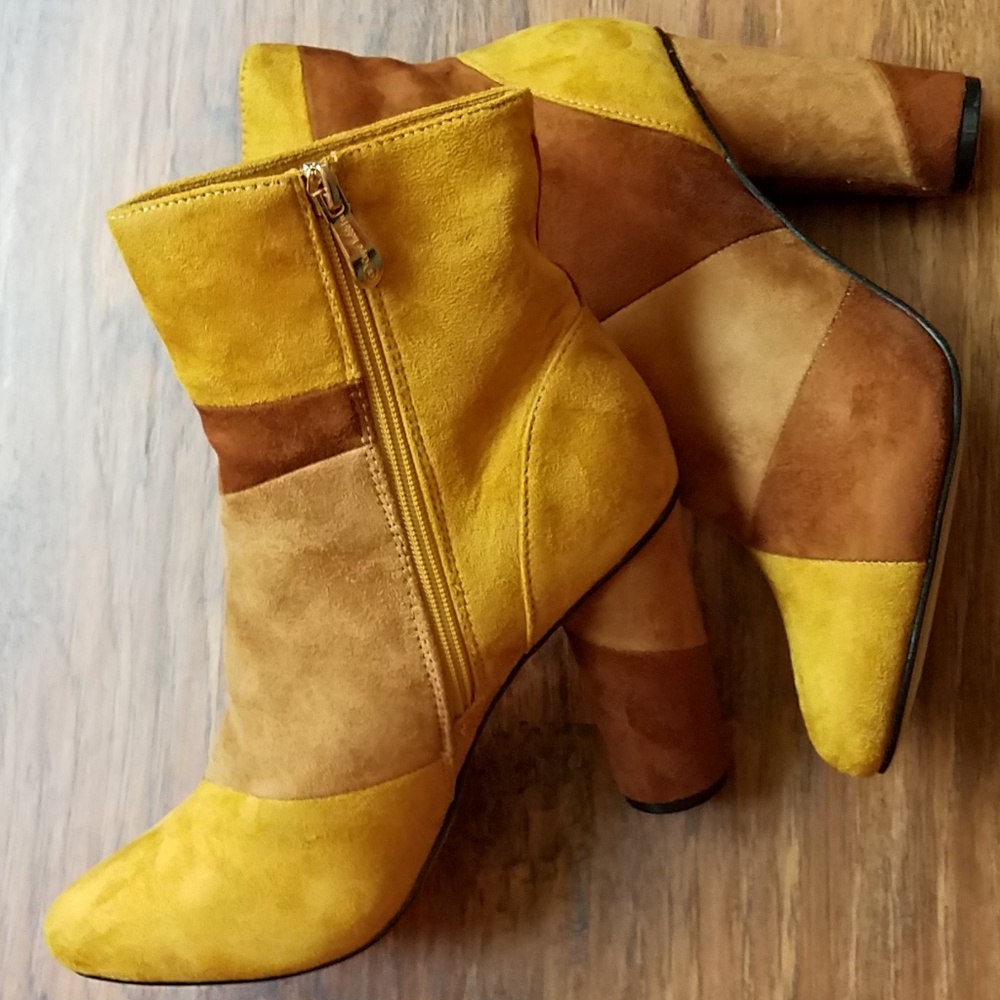 LAST 1! Mustard & Rust Faux Suede Booties Size 5.5 - Picture 3 of 7